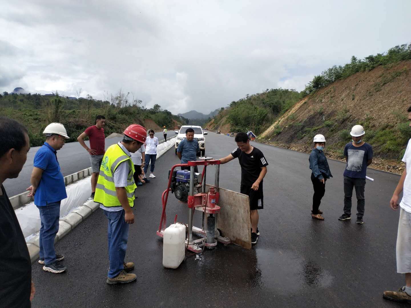 致力科技 工地试验室